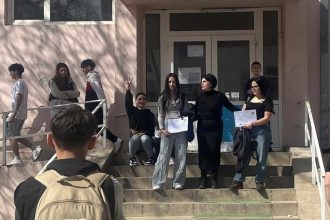 Doua eleve din Tulcea premiate la nivel national la concursul de desen Dialog cu timpul si lumea fotografie