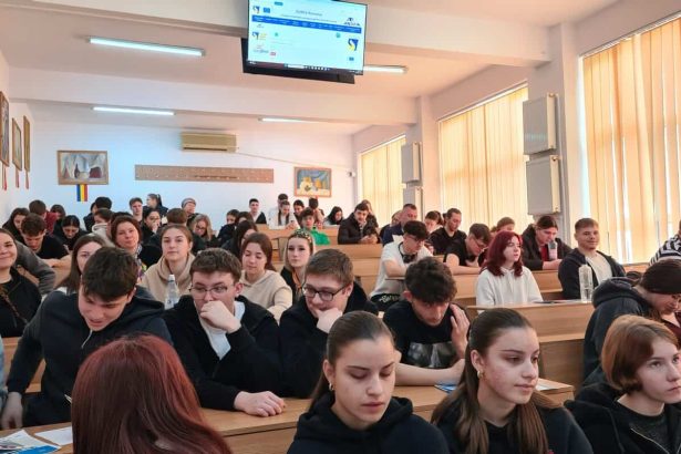 Elevii din Tulcea inva s i gseasc un loc de munc