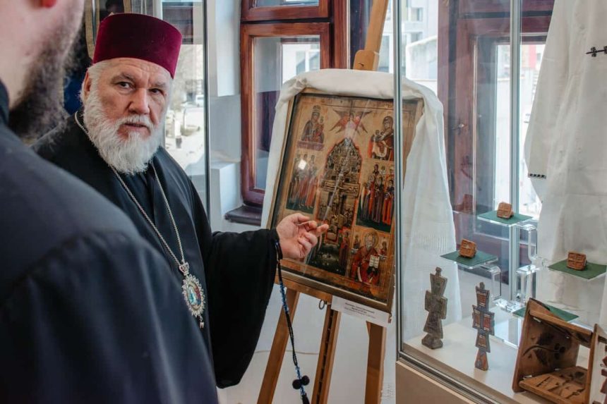 Peste 70 de obiecte de cult expuse la Tulcea intr o expozitie speciala Episcopul Visarion a fost prezent la vernisaj foto