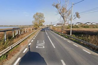 Stirea ta pietoni nevoiti sa circule pe carosabil in conditii periculoase petitie pentru construirea unui trotuar intre mineri si baltag