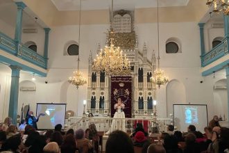 Templul Israelit din Tulcea a fost gazda unui dialog artistic dedicat lui Brancusi cu participanti din patru tari foto