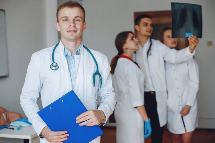 Din ce in ce mai multi medici rezidenti din Romania iau in considerare angajarea in strainateate