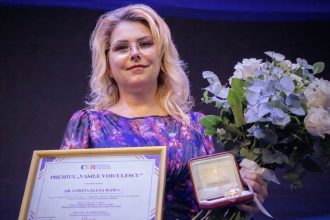 Medic din Tulcea distins cu premiul national dr Corina Badea castigatoare a premiului I la Gala Medicilor din Romania foto