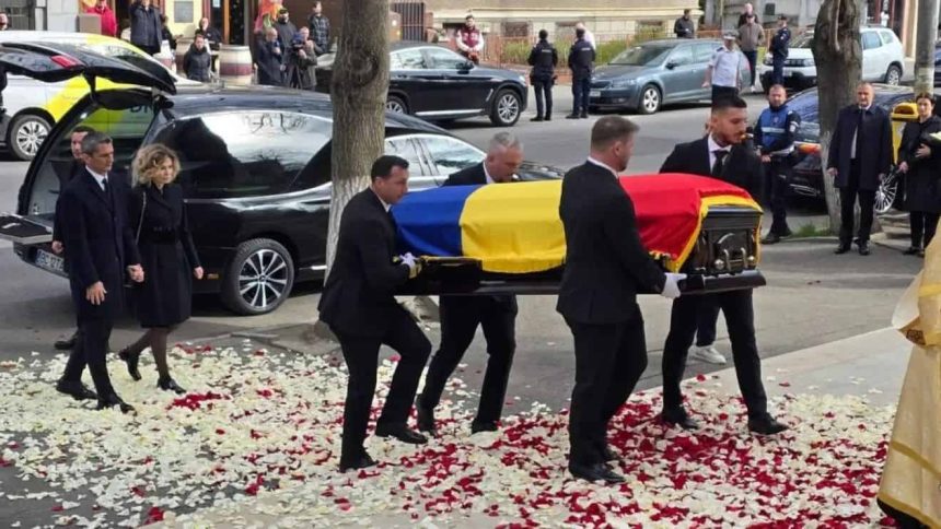 Omagiu emotionant la inmormantarea lui Mircea Lucescu cu mii de sustinatori si oficiali prezenti