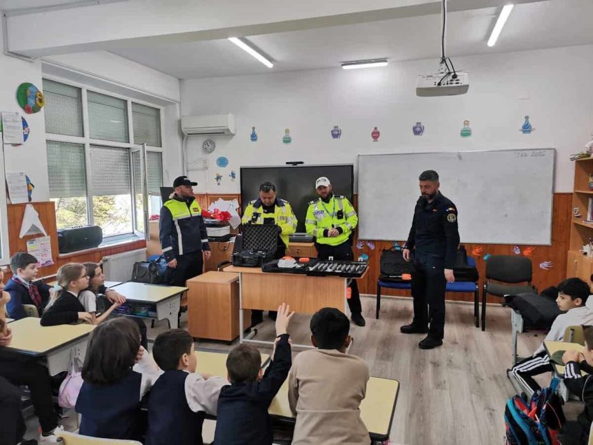 Politaiapatrundeinscoli controale verificari sisutedeelevi monitorizati intulcea