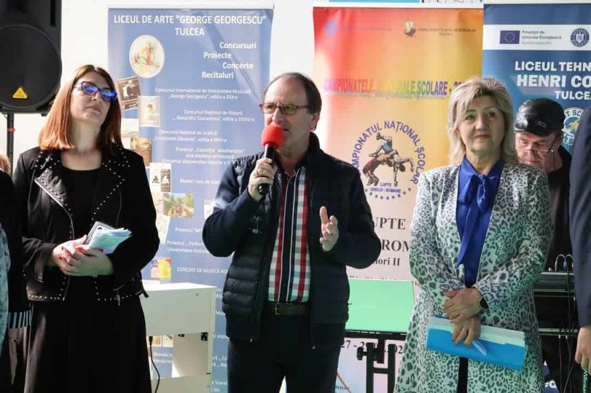 Presedintele Consiliului Judetean Tulcea Stefan Coman a fost prezent la Targul Ofertelor Educationale foto