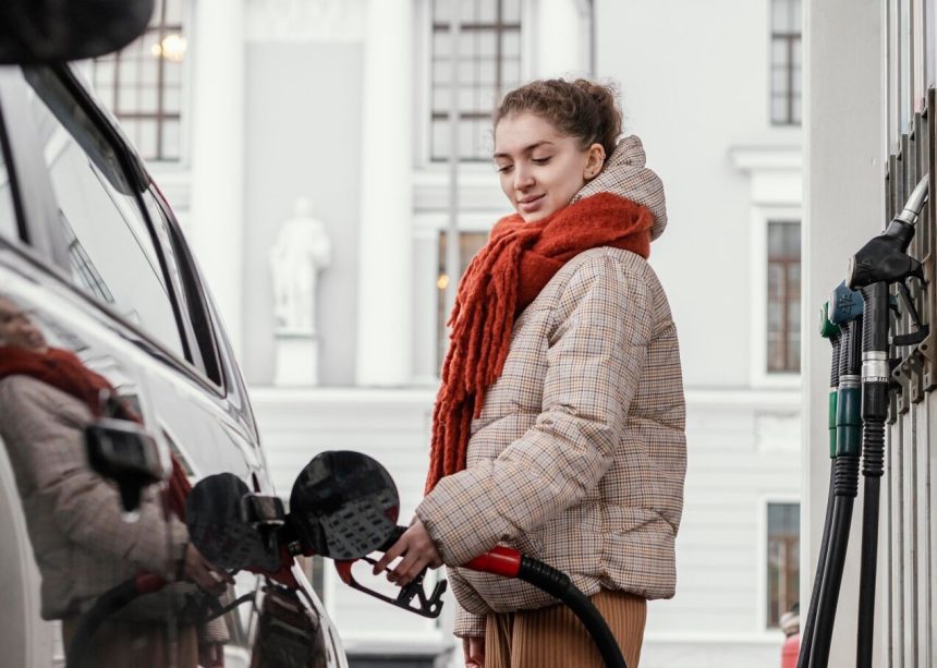 Preturile combustibililor scad considerabil la Petrom si OMV in Romania