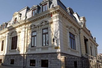 Programul de Paste la Muzeul de Arta si Casa Avramide orele de deschidere