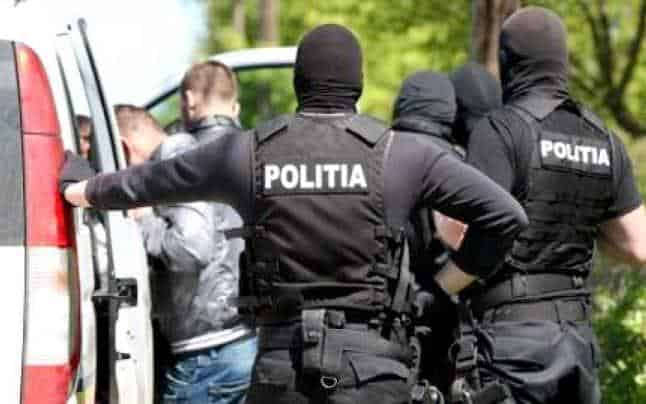 Retea de tineri din Macin implicata in traficul de droguri pedepse pentru toti dar doar un singur inculpat riska inchisoarea cu