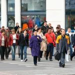 Romanii anticipeaza vremuri mai dificile 7 din 10 cred ca vor avea un trai mai greu