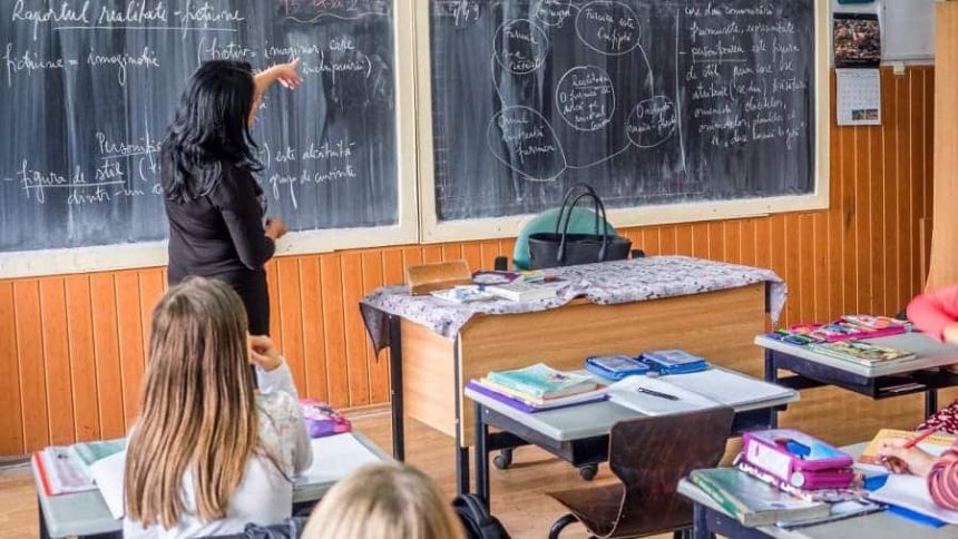 Salariile profesorilor din Sibiu vor fi achitate inainte de Paste in aprilie 2026