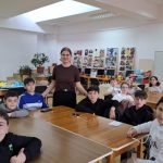 Vacanta neobisnuita la Biblioteca Judeateana Tulcea copii pasionati de tehnologie au devenit Programatori Roboti foto