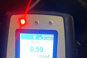 conducea sub influenta alcoolului la 4 dimineata sofer prins de politisti in tulcea foto