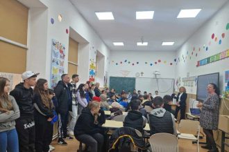 educatie financiara pentru elevii din tulcea lectii despre bani siguranta si prevenirea fraudelor foto