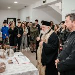fapte bune si donatii inainte de paste la tulcea elevii si episcopul visarion alaturi de cei nevoiasi