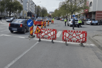 strada inchisa in tulcea pentru modernizarea canalizarii sistemului de apa si retelei pluviale lucrarile sunt estimate sa dureze o luna pe strada bucovinei