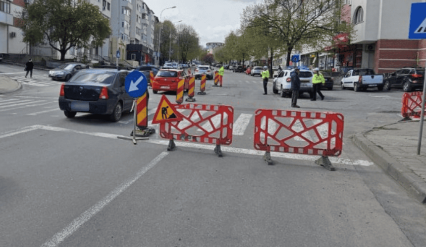strada inchisa in tulcea pentru modernizarea canalizarii sistemului de apa si retelei pluviale lucrarile sunt estimate sa dureze o luna pe strada bucovinei