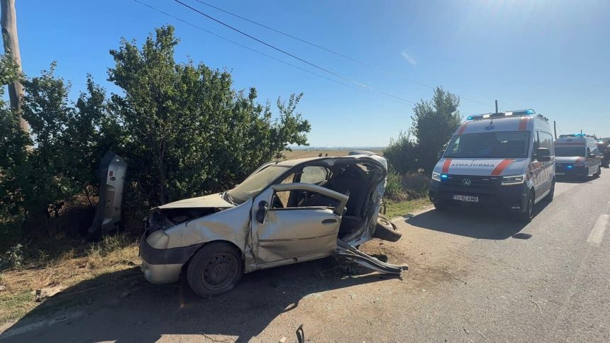 Accident cu cinci persoane intre Agighiol si Valea Nucarilor Un sofer a fost prins incarcerat VIDEO