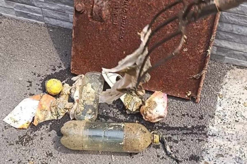 Canalizarea din Tulcea umpluta cu gunoaie Papuci si bidoane extrase din retea