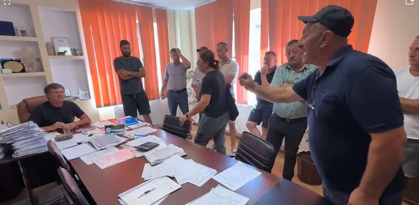 Conflictpentru732dehectarelaPardinaPrimarulseconfruntanstanacuagricultorii