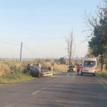 DJ 222 din nou pe lista neagra accident cu masina rasturnata la Agighiol doi raniti