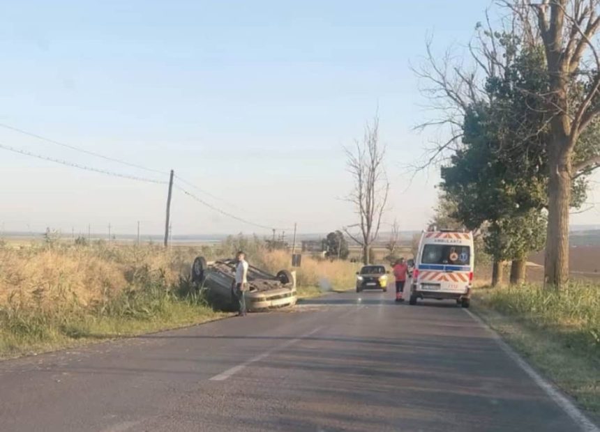 DJ 222 din nou pe lista neagra accident cu masina rasturnata la Agighiol doi raniti