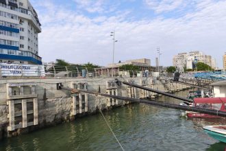 Debitul Dunarii la Tulcea scade alarmant ajungand la 13 cm
