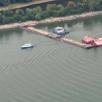 Doi barbati suspectati de tentativa de furt de la barjele scufundate in Dunare dusi la audieri
