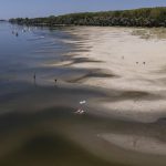 Dunarea la nivel istoric in scadere insula Vukovar se leaga de teritoriul srbest prin nisip