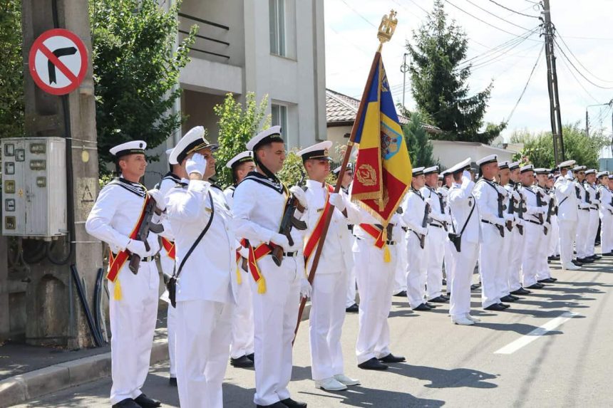 Eroii marinari comemorati la Tulcea Ceremonial militar si religios la Cimitirul Eroilor foto