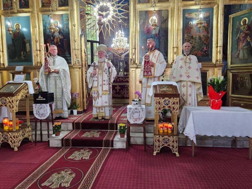Liturghie arhiereasca la Biserica Schimbarea la Fata din Tulcea oficiata de PS Visarion video
