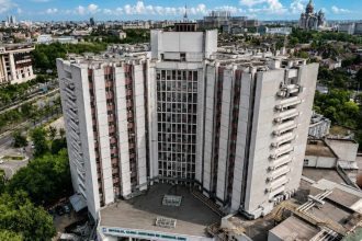 Medic rezident din Bucuresti decedeaza dupa ce s a aruncat de la etajul spitalului