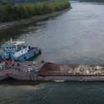 Nivelul Dunarii a crescut cu patru centimetri dupa scufundarea barjelor Unitatea 2 de la Cernavoda va rezista inca 9 zile