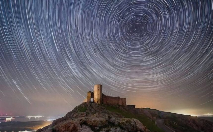 Noapte magica la Enisala Perseidele vor lumina cerul deasupra cetatii