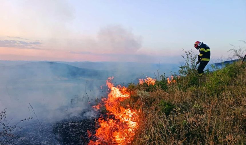 Peste 500 de incendii in weekend cu 2300 de hectare distruse la nivel national