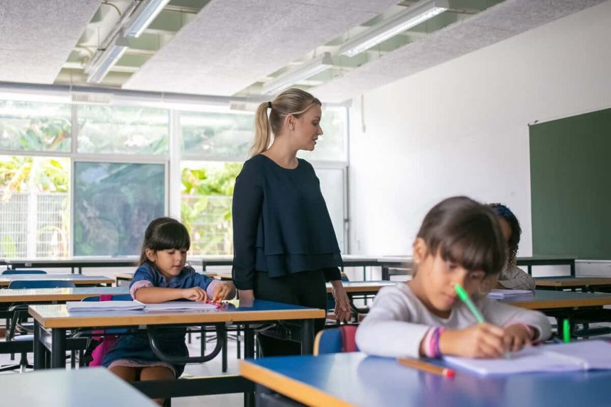 Profesorii vor primi o prima didactica de 1500 de lei pana pe 31 august
