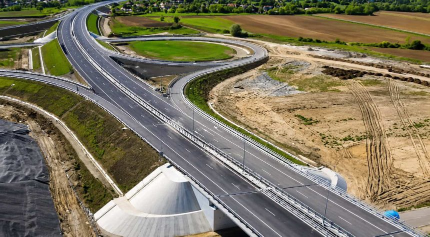 Se deschide un nou segment de autostrada in Transilvania De marti se va circula pe 12 kilometri