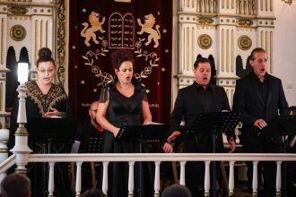 Seara deosebita la Tulcea Templul Israelit devine o scena de opera