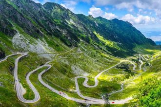 Transalpina si Transfagarasanul in primele 10 cele mai spectaculoase drumuri din Europa