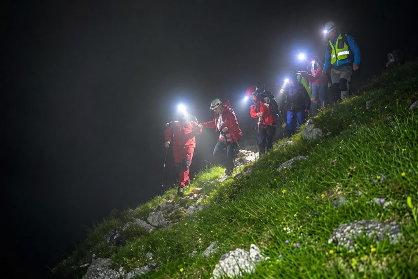 Un turist a decedat in urma unei caderi de aproximativ 200 de metri in Muntii Fagaras