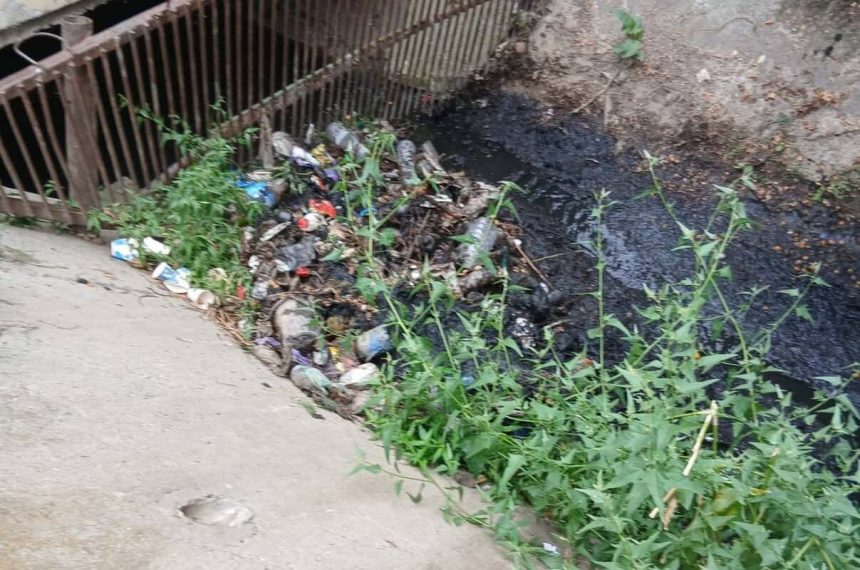 record neplacut la tulcea 3 tone de descuri menajere si mobilier scoase dintr un canal foto