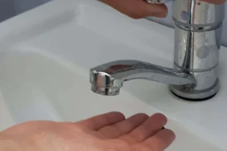 Avarie majoră la Măcin: orașul rămas fără apă, Aquaserv intervine