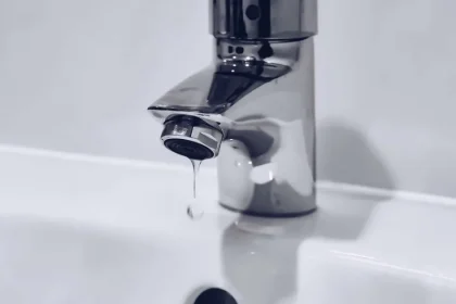 O localitate din Tulcea rămâne fără apă șase ore. Toți abonații vor fi afectați