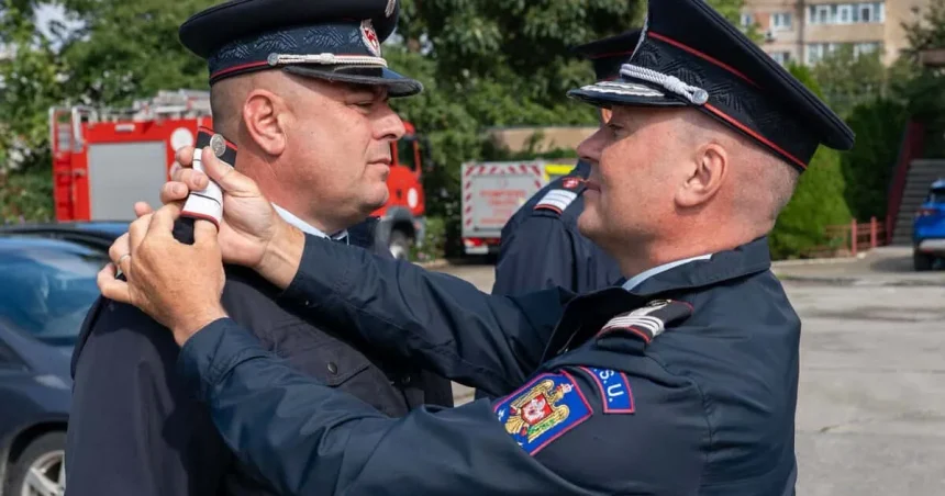 Patru pompieri din Tulcea, promovați în grad mai devreme. Cine sunt militarii premiați