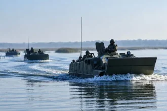Peste 200 de militari, exercițiu de amploare în județul Tulcea, la Razelm-Sinoe