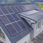 Programul de finanțare pentru baterii solare ar putea începe în octombrie