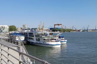 Dunărea a scăzut la 12 centimetri la Tulcea! Restricții pentru pescarii din Deltă