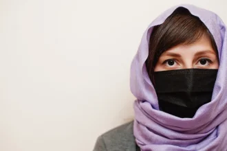 Italia interzice vălurile islamice în școli și limitează elevii străini