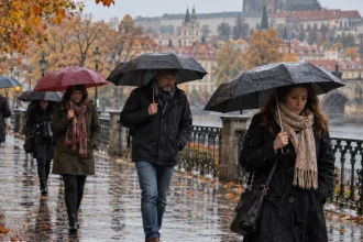 Temperaturi normale până în noiembrie, ploi mai abundente în sud